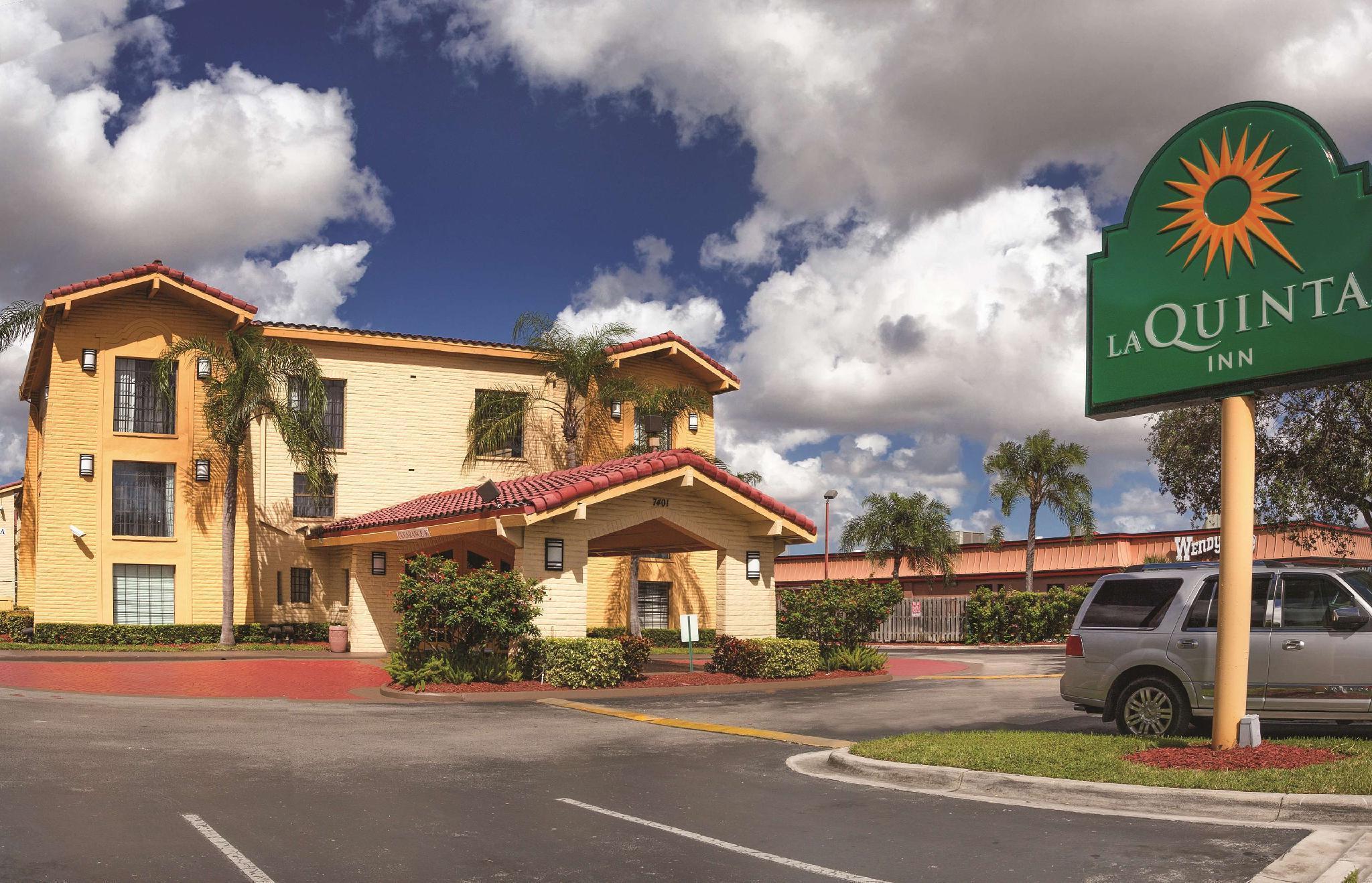 La Quinta Inn By Wyndham Miami Airport North Exterior photo